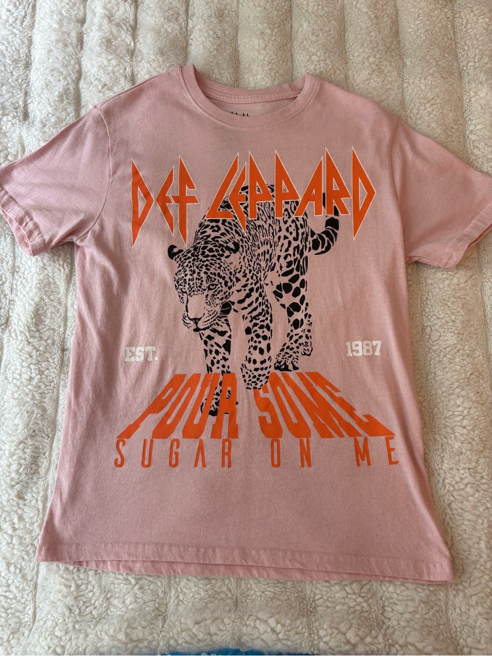 Def Leppard Pink Graphic Short Sleeve Tee